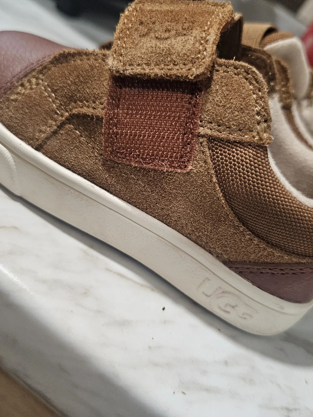 UGG Boys Toddler Chestnut Brown Suede Velcro Sneaker Size 8